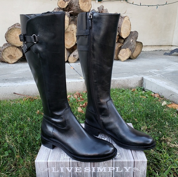 Chic & Timeless Ecco Boots - Picture 6 of 8